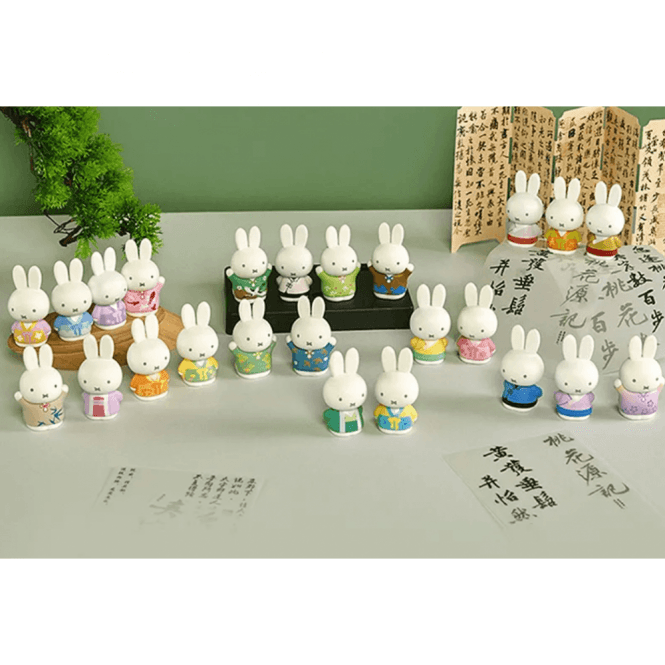 Miffy Classic Style Mini Figures - Choose your favourite 